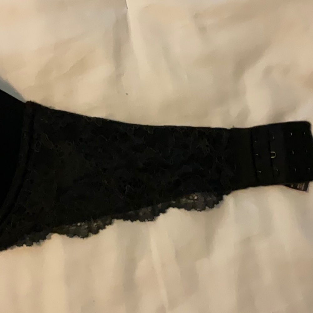 Victoria’s Secret dream Angels multiway, strapless bra. Black with lace details - Picture 2 of 4